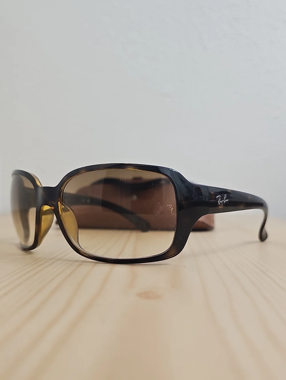 Ray-Ban Women's RB4068 Tortoise Frame Gradient Sunglasses Brown 710/51 60-17